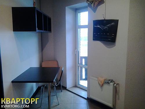 Rent out 1-room apartment. Киев, Передовая ул. — photo 3