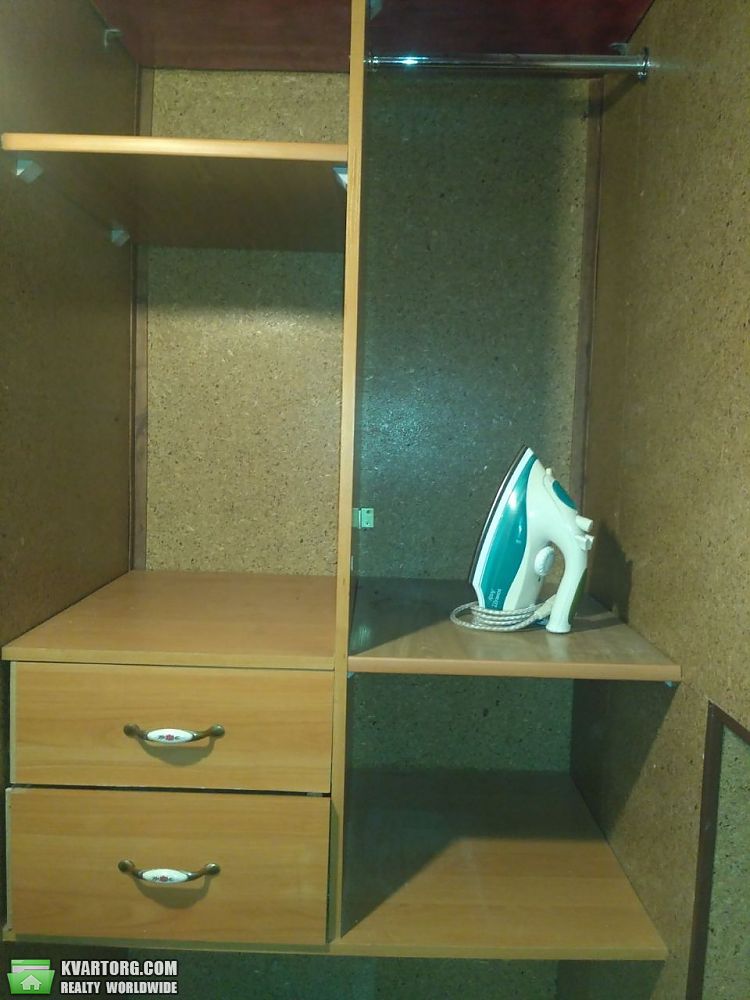 Rent out 2-room apartment. Киев,  Салютная — photo 6