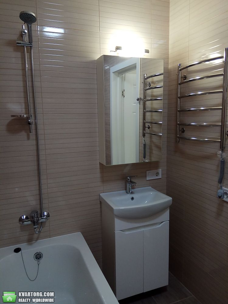 Rent out 1-room apartment. Киев, Луценко — photo 8