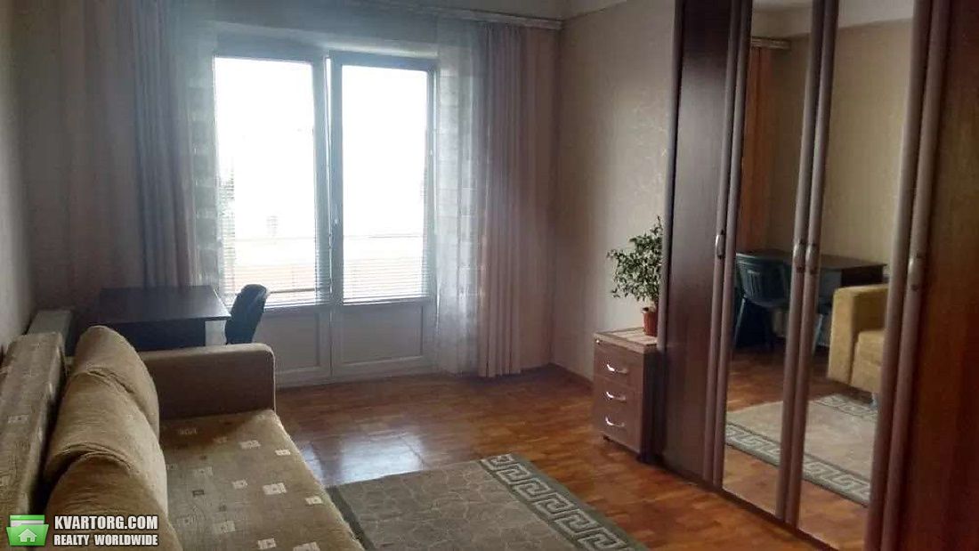 Rent out 2-room apartment. Киев, Амвросія Бучми — photo 3
