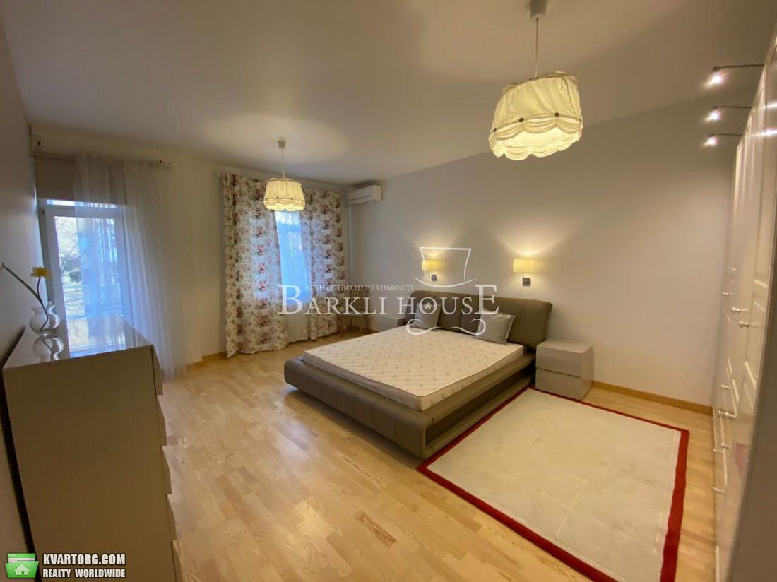 Rent out 4-room apartment. Киев,  Тургеневская — photo 10