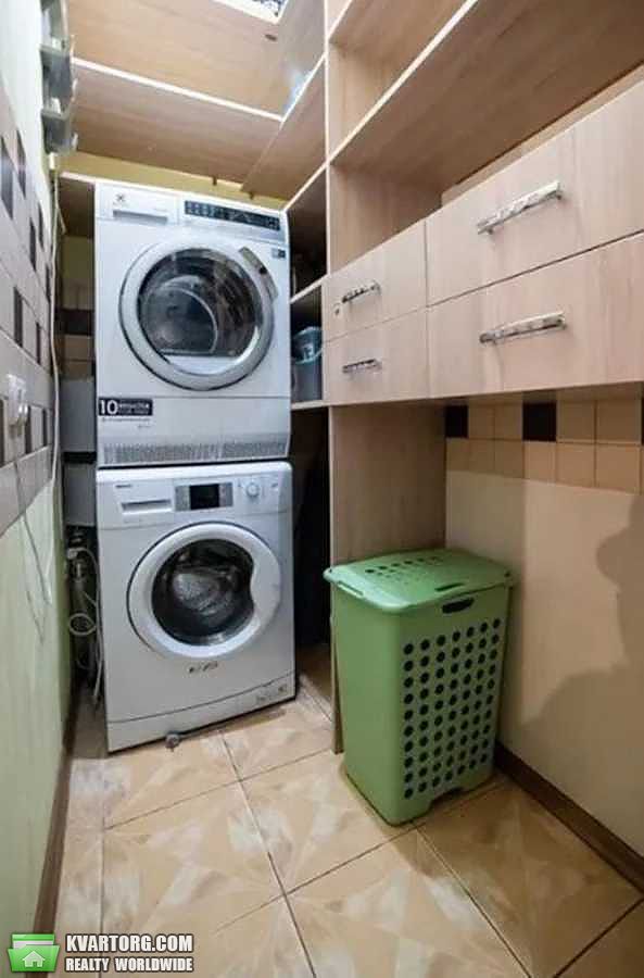 Rent out 3-room apartment. Киев,  Павловская — photo 10