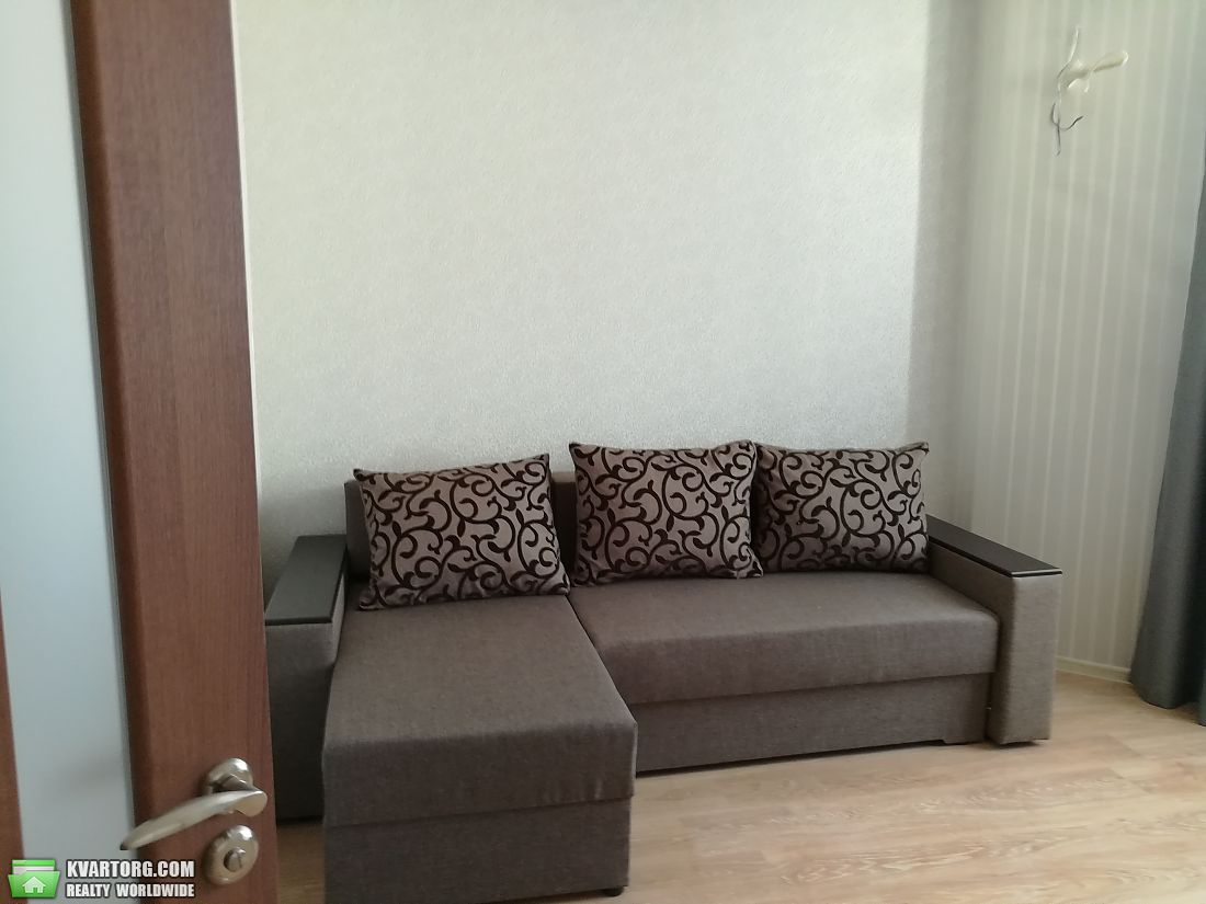 Rent out 2-room apartment. Киев,  Большая Окружная — photo 2