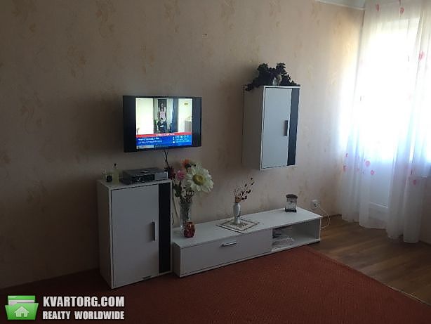 Rent out 2-room apartment. Киев,  Черновола — photo 1