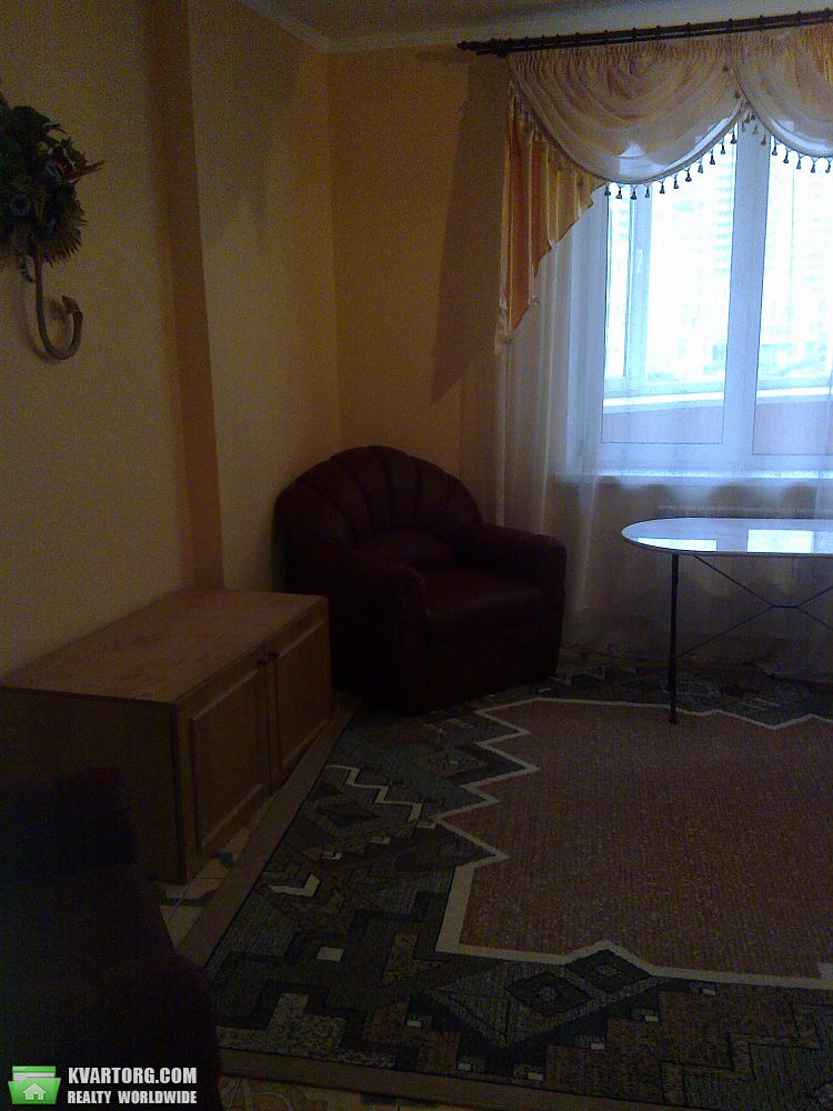 Rent out 2-room apartment. Киев,  Днепровская наб — photo 4