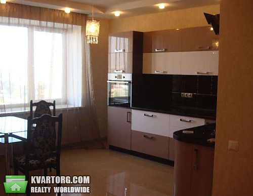 Rent out 2-room apartment. Киев, Комбинатная — photo 1
