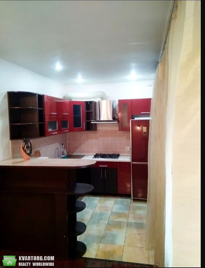Rent out 2-room apartment. Киев,  Салютная — photo 2