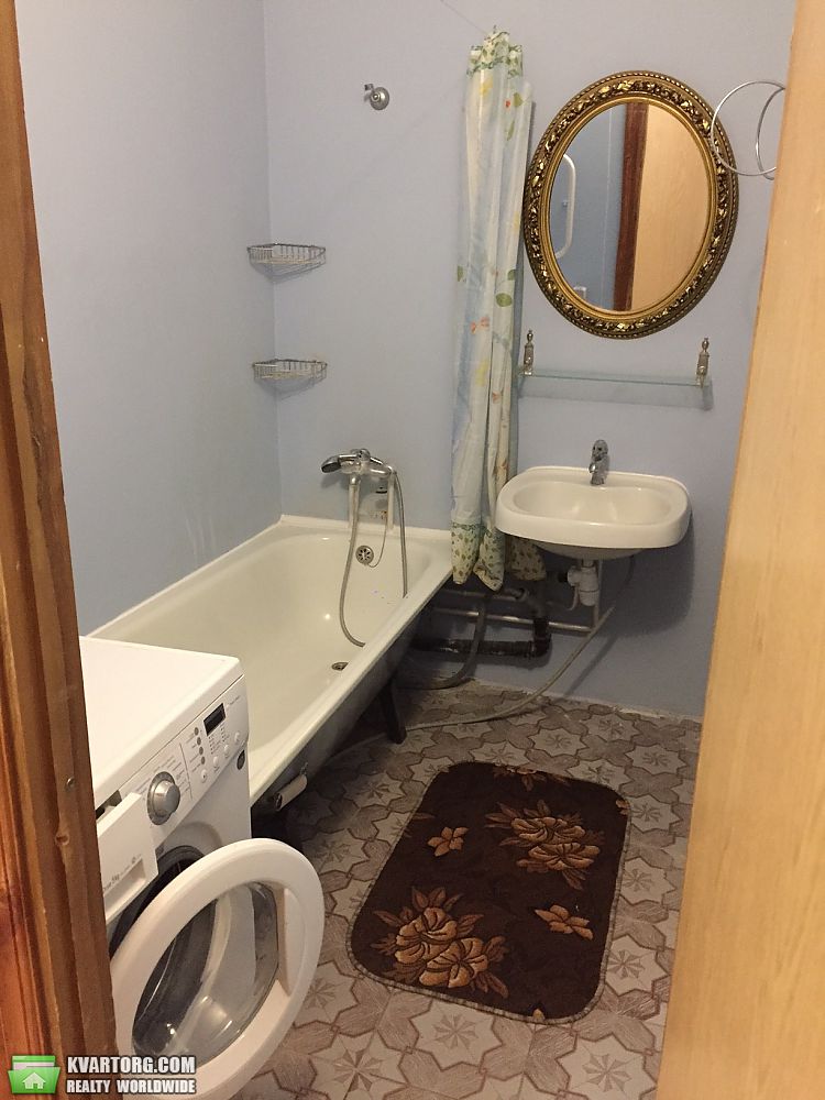 Rent out 2-room apartment. Киев,  Порика — photo 1