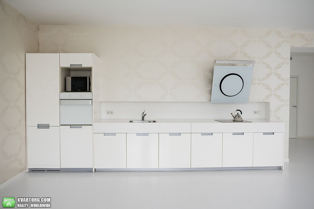 Rent out 4-room apartment. Киев,  Богдана Хмельницкого — photo 4