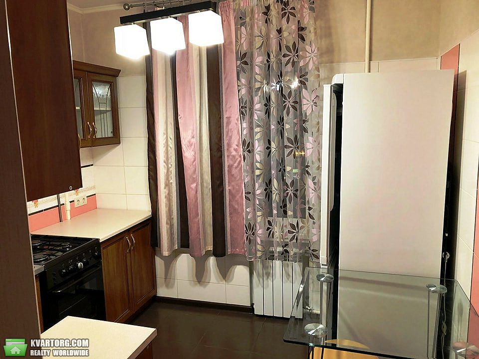 Rent out 2-room apartment. Киев,  Ревуцкого — photo 4