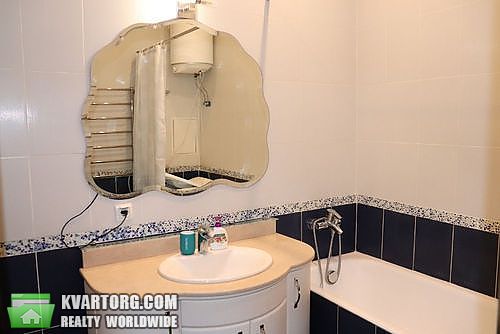 Rent out 3-room apartment. Киев,  Гончара — photo 1