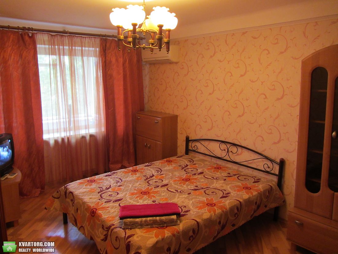 Rent out 1-room apartment. Киев,  Мечникова — photo 1