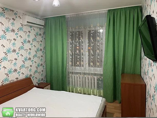 Rent out 3-room apartment. Киев,  Урловская — photo 3