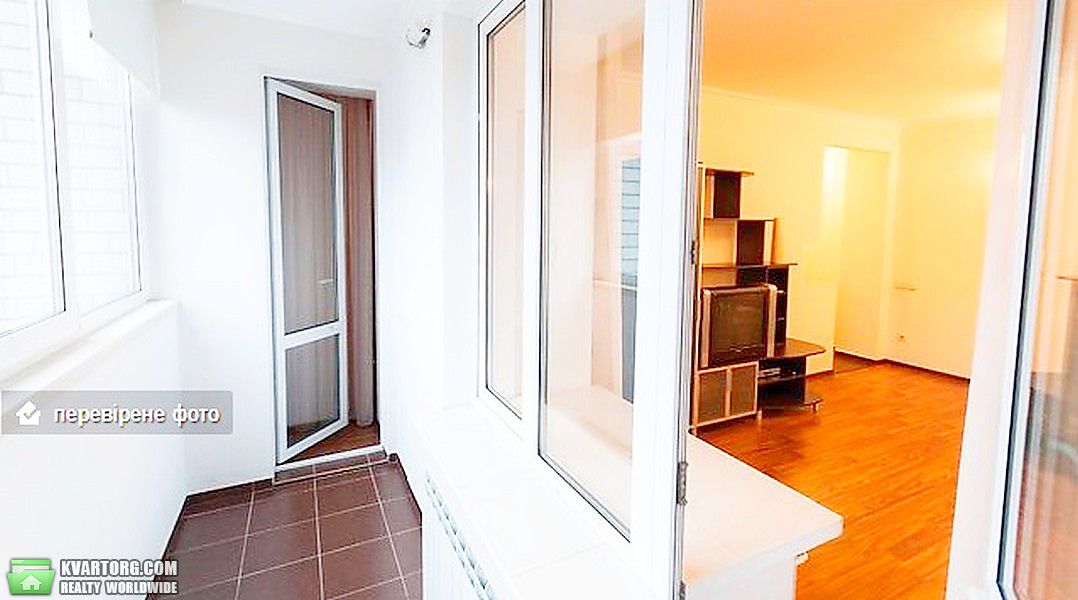 Rent out 2-room apartment. Киев, волинская — photo 8