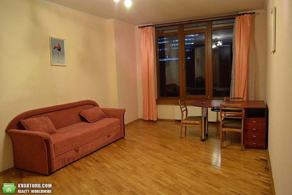 Rent out 4-room apartment. Киев,  Жилянская — photo 4