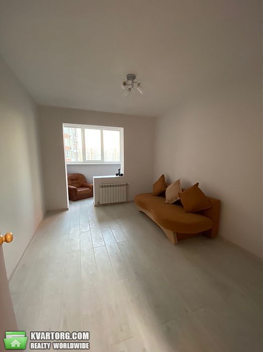 Rent out 2-room apartment. Киев,  Урловская — photo 2