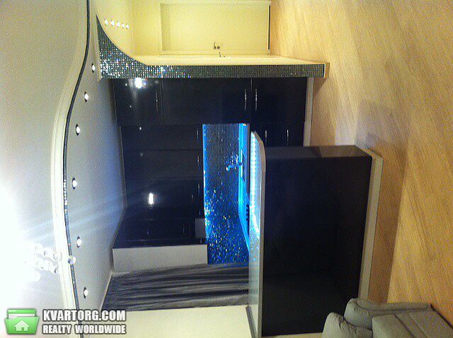 Rent out 2-room apartment. Киев,  Вильямса — photo 2