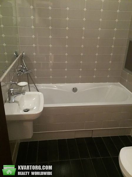 Rent out 3-room apartment. Киев, ул. Дмитриевская — photo 8