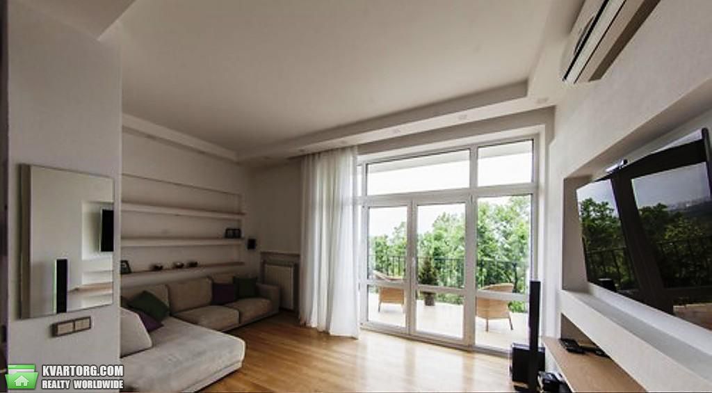 Rent out 2-room apartment. Киев,  Мазепы — photo 1
