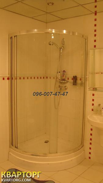 Rent out 2-room apartment. Киев,  Жилянская — photo 9
