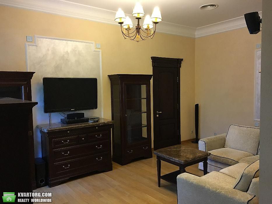 Rent out 2-room apartment. Киев,  Верхний Вал — photo 1