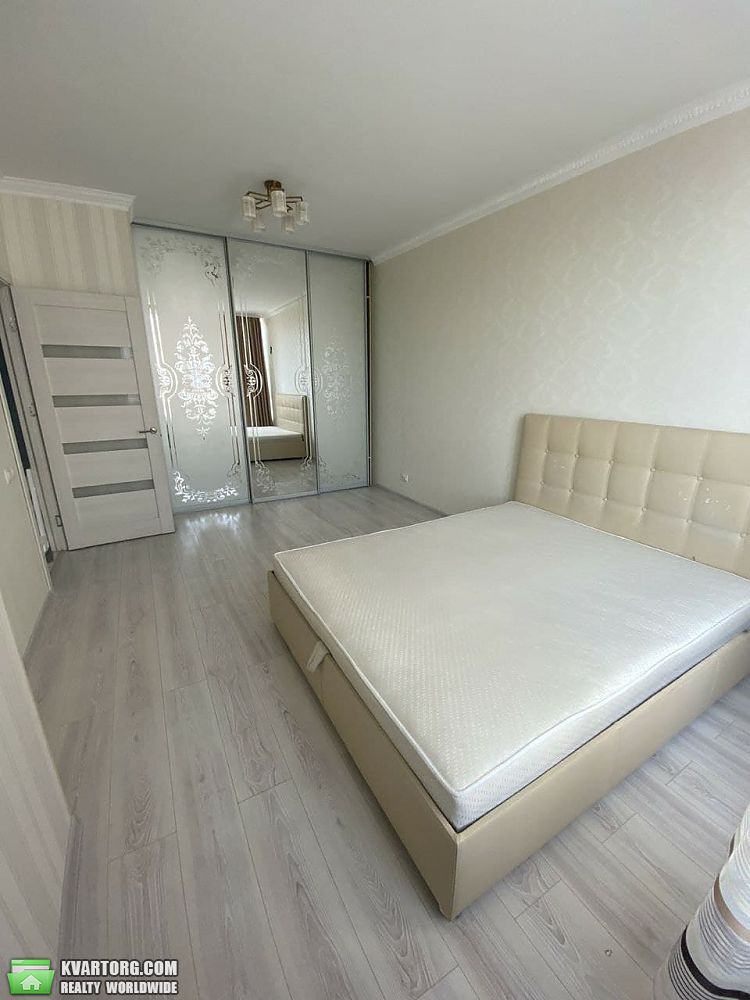 Rent out 1-room apartment. Киев, мира — photo 2