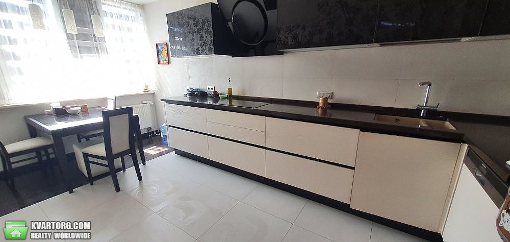 Sell 4-room apartment. Киев,  Вышгородская — photo 1