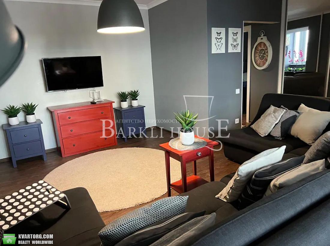 Rent out 4-room apartment. Киев,  Пулюя — photo 1