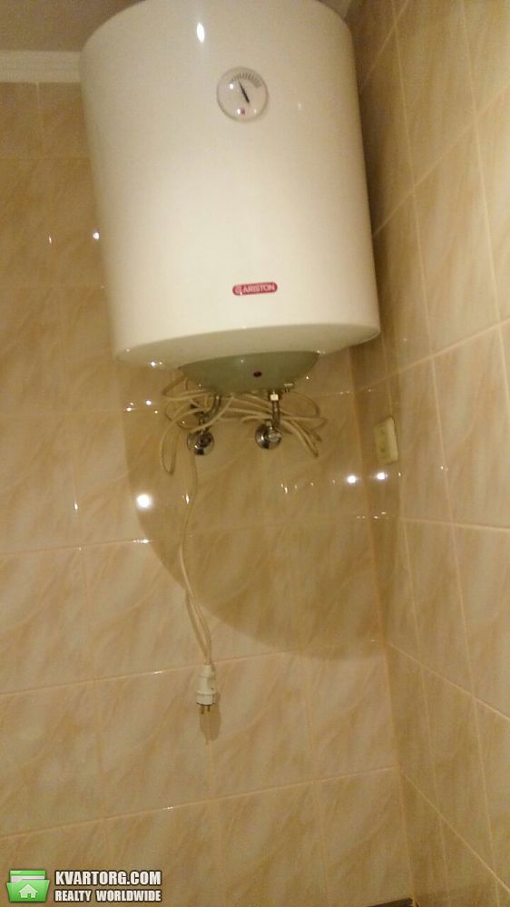 Rent out 2-room apartment. Киев,  Автозаводская — photo 8