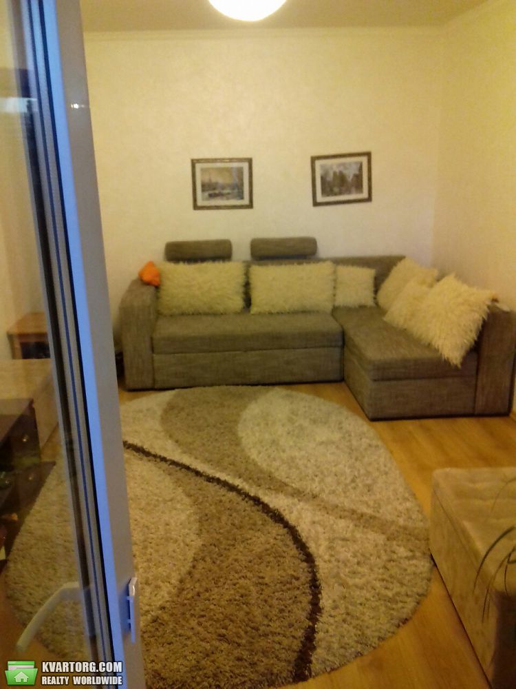 Sell 3-room apartment. Киев,  Эрнста — photo 2