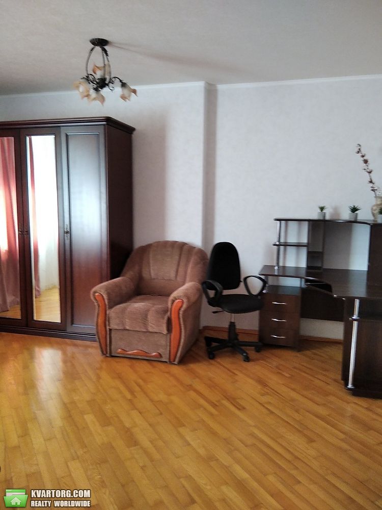 Rent out 3-room apartment. Киев, Никольско слободская — photo 8