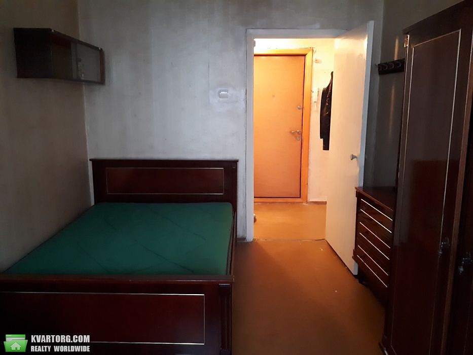 Rent out 2-room apartment. Киев, Приречная — photo 3
