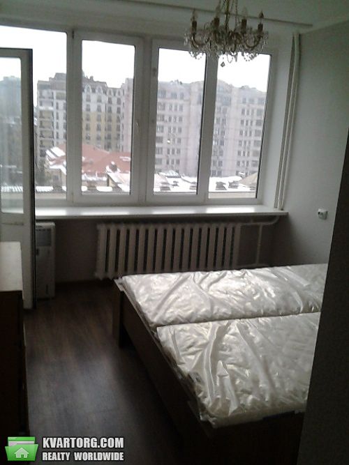 Rent out 2-room apartment. Киев,  Богдана Хмельницкого — photo 1
