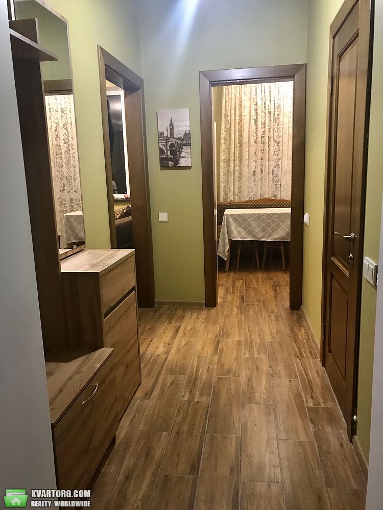 Rent out 1-room apartment. Киев,  Автозаводская — photo 2