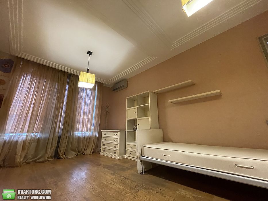 Rent out 3-room apartment. Киев,  Жилянская — photo 8