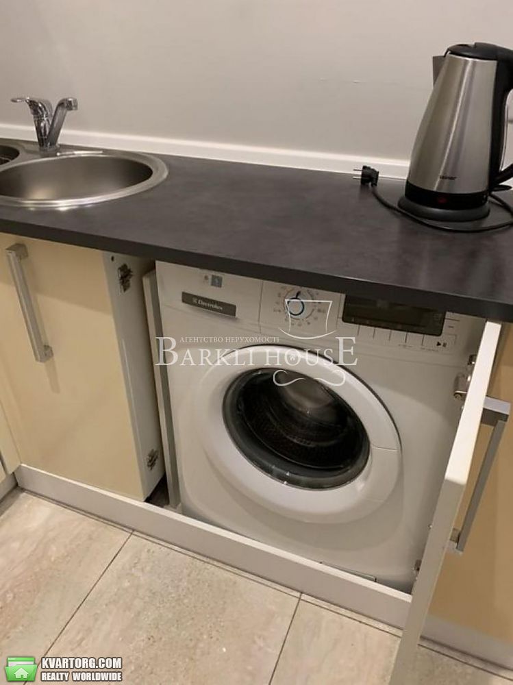 Rent out 2-room apartment. Киев, Єспланадная — photo 10