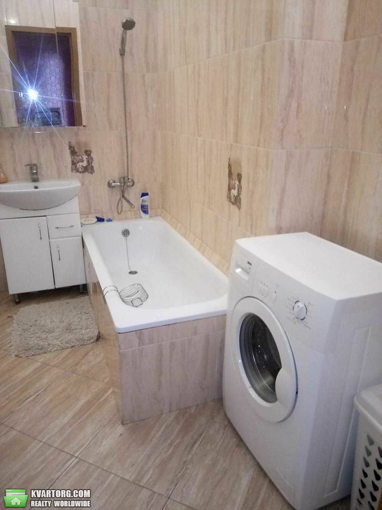 Rent out 1-room apartment. Киев, Евгения Коновальца — photo 5