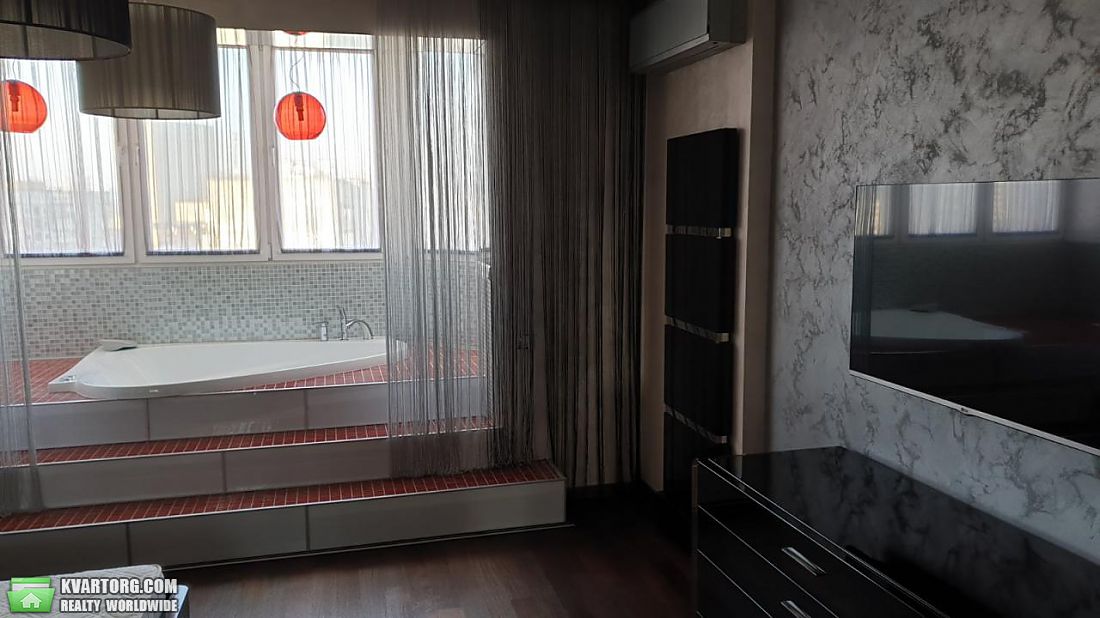 Rent out 3-room apartment. Киев,  Голосеевская — photo 3
