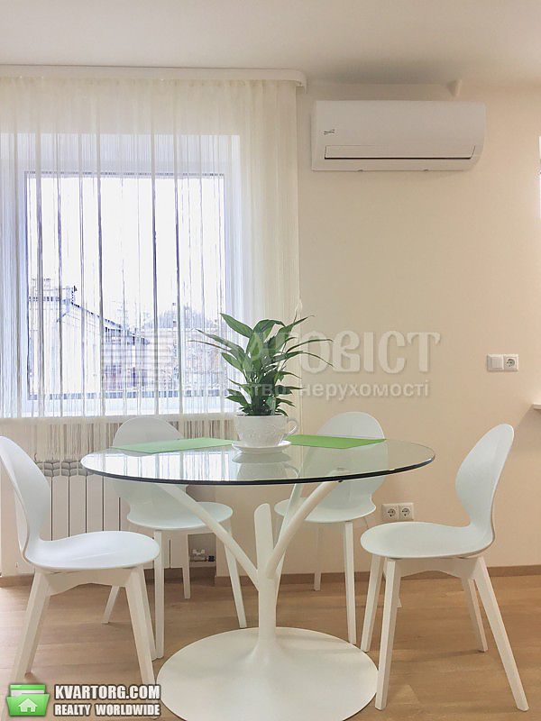 Rent out 2-room apartment. Киев,  Владимирская — photo 4