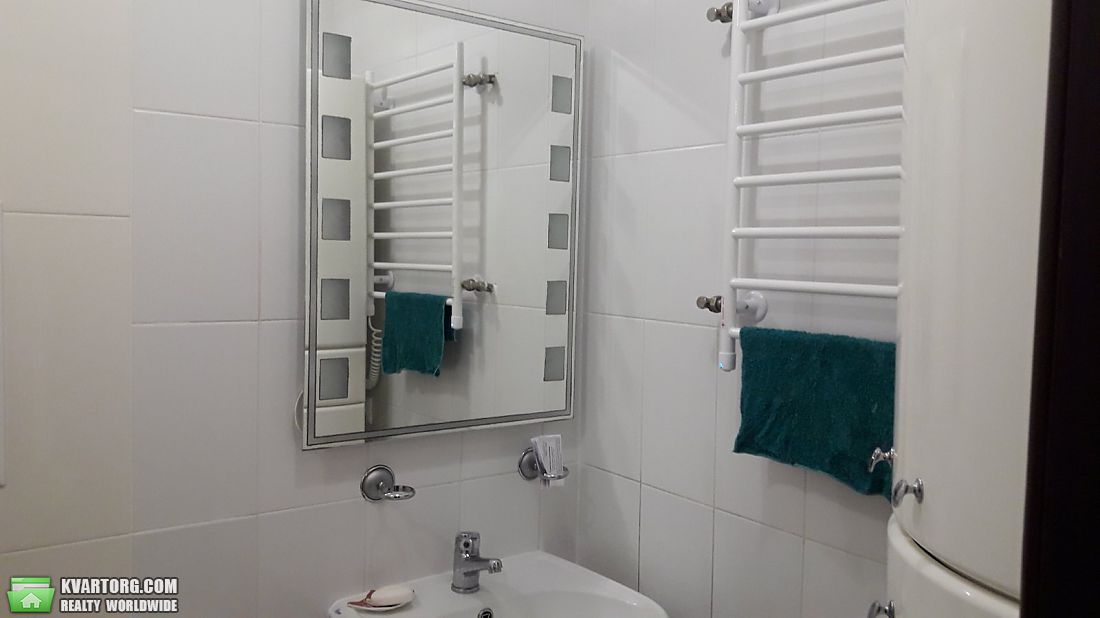 Rent out 2-room apartment. Киев,  Дегтяревская — photo 10