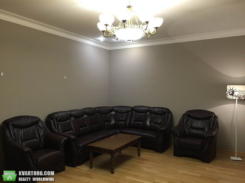 Rent out 4-room apartment. Киев,  Щорса — photo 2