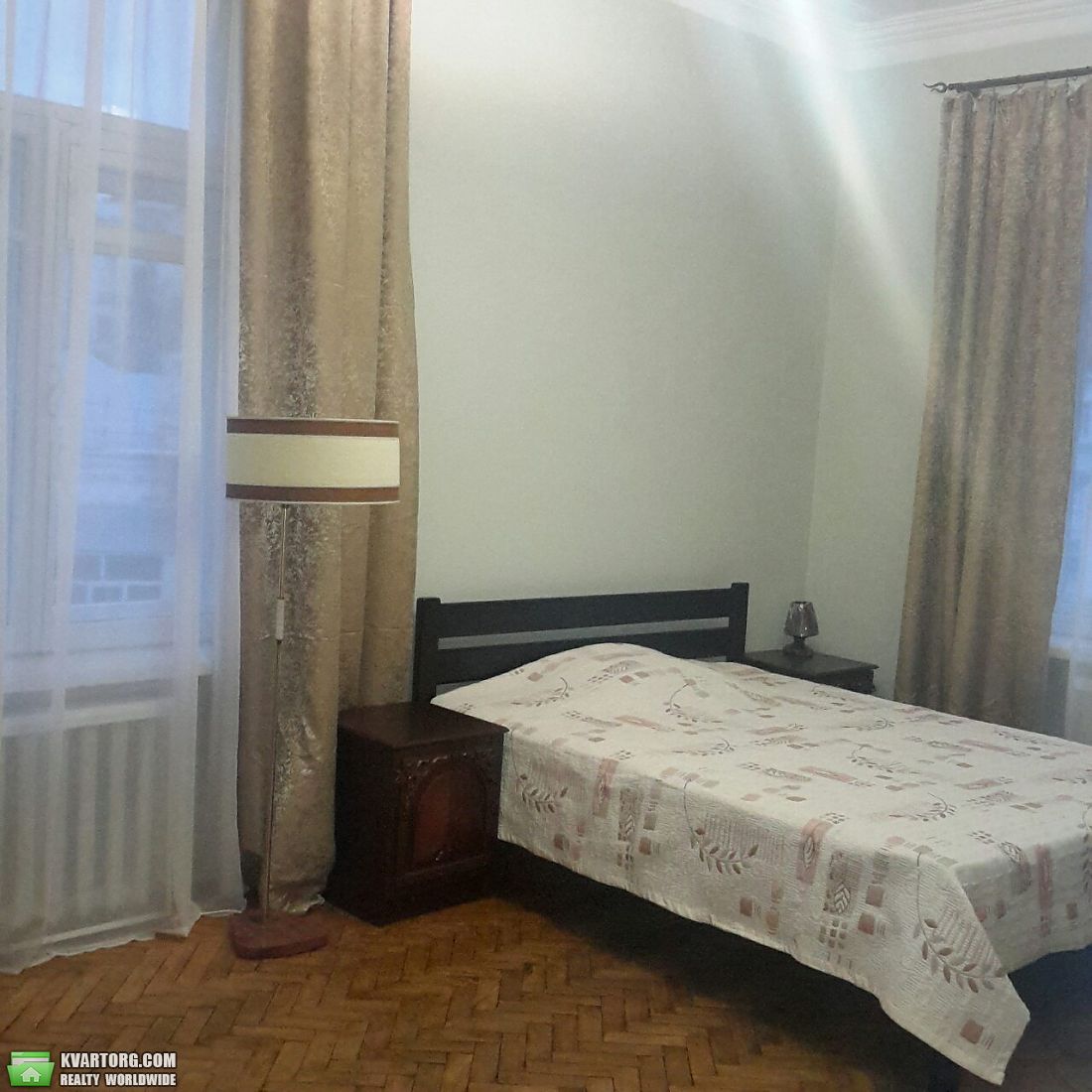Rent out 2-room apartment. Киев,  Крещатик — photo 1