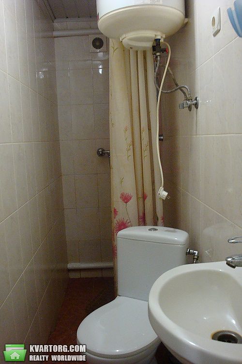 Rent out 1-room apartment. Киев, Завальная — photo 5