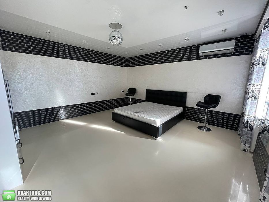 Rent out 1-room apartment. Киев,  Леси Украинки бул — photo 4