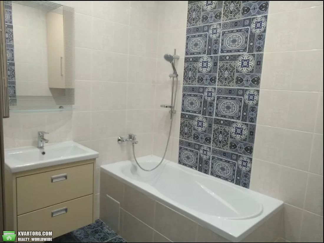 Rent out 2-room apartment. Киев,  Воскресенская — photo 3