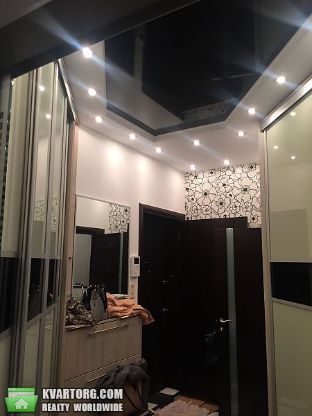 Rent out 2-room apartment. Киев, Госпитальный пер — photo 1
