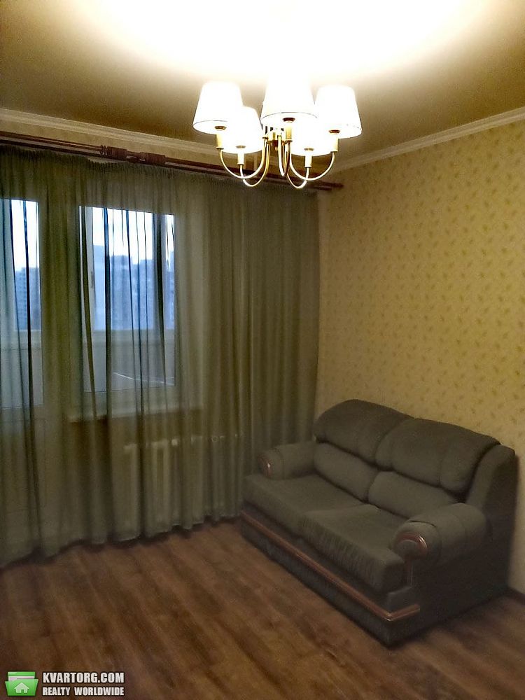 Rent out 2-room apartment. Киев, Харьковское шоссе — photo 2