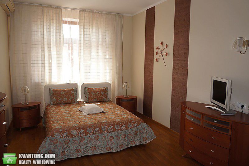 Rent out 4-room apartment. Киев,  Павловская — photo 4