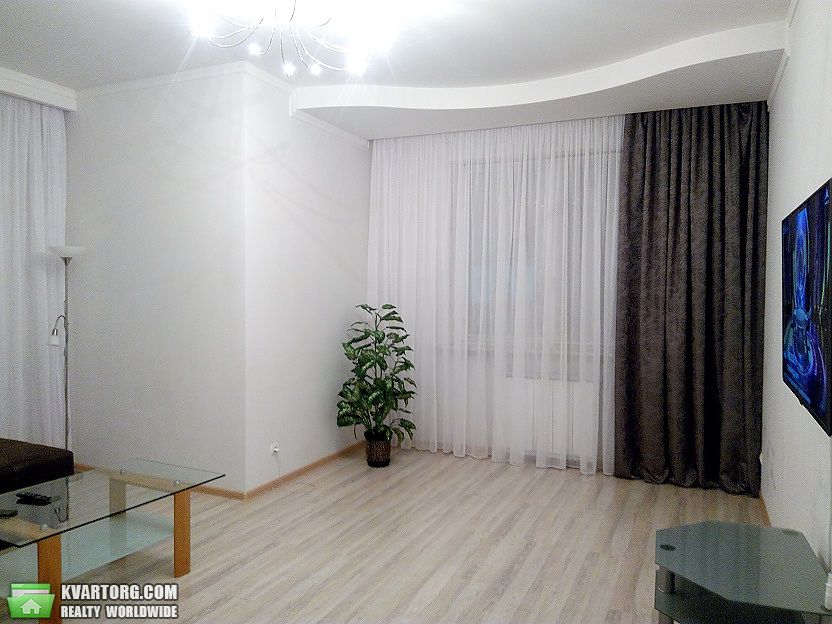Rent out 2-room apartment. Киев, Героев Сталинграда просп. — photo 3