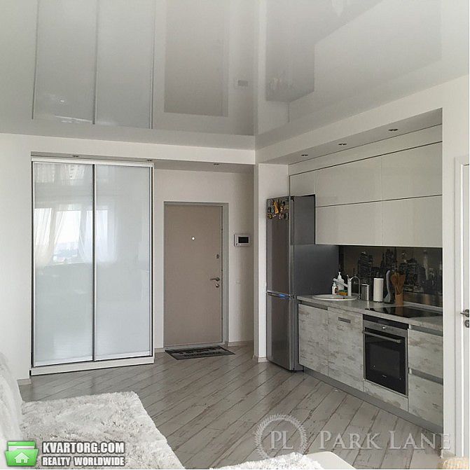 Sell 3-room apartment. Киев,  Феодосийская — photo 1